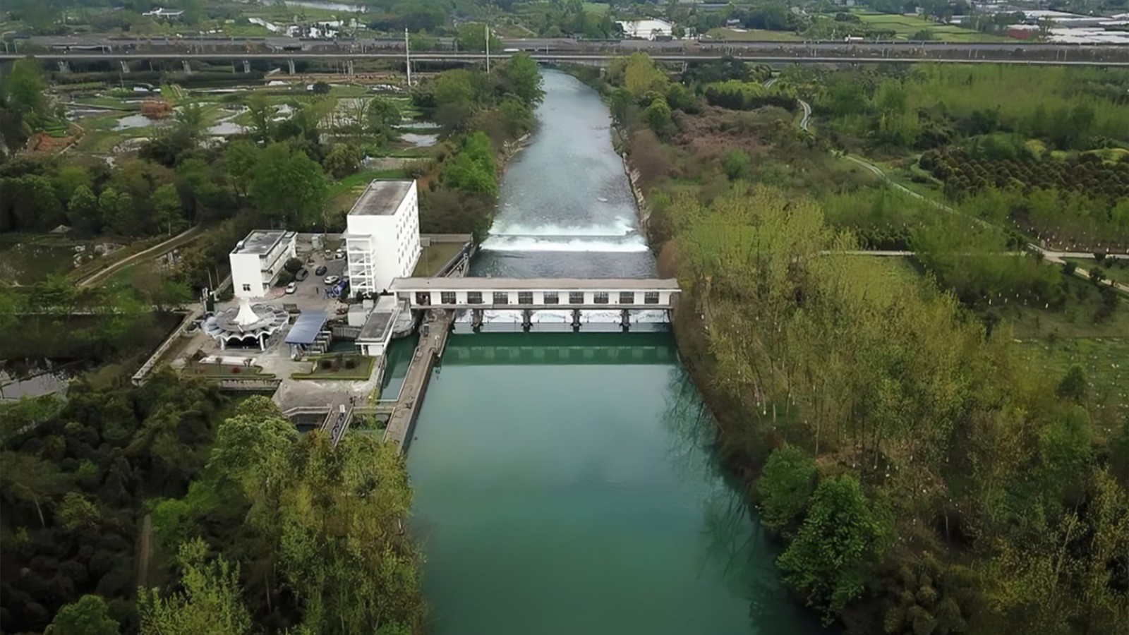多功能水泵控制閥：集閘閥、逆止閥與水錘消除器于一體的創(chuàng)新閥門